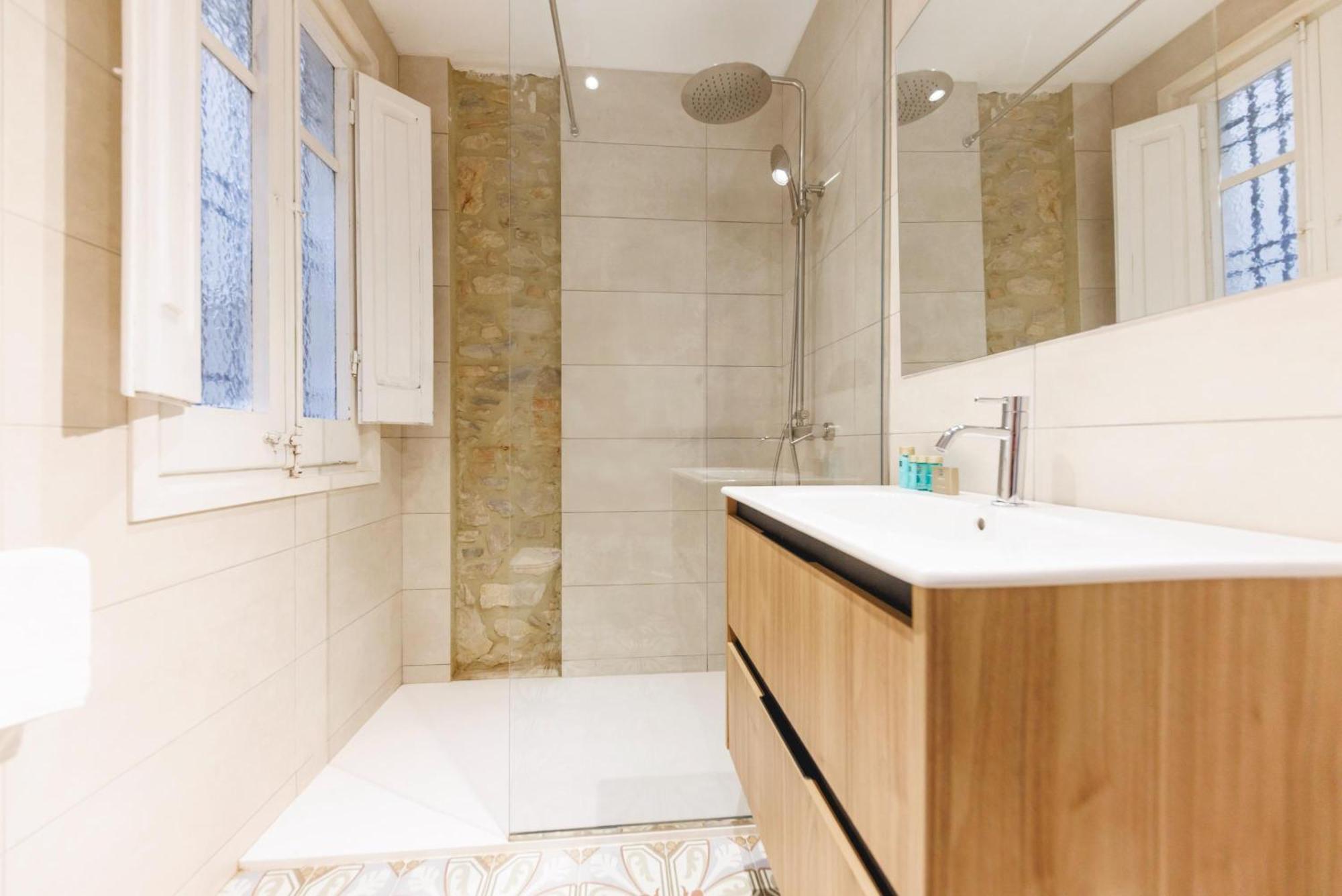 Bravissimo El Lleo, Bright 4-Bedroom Apartment Girona Zewnętrze zdjęcie