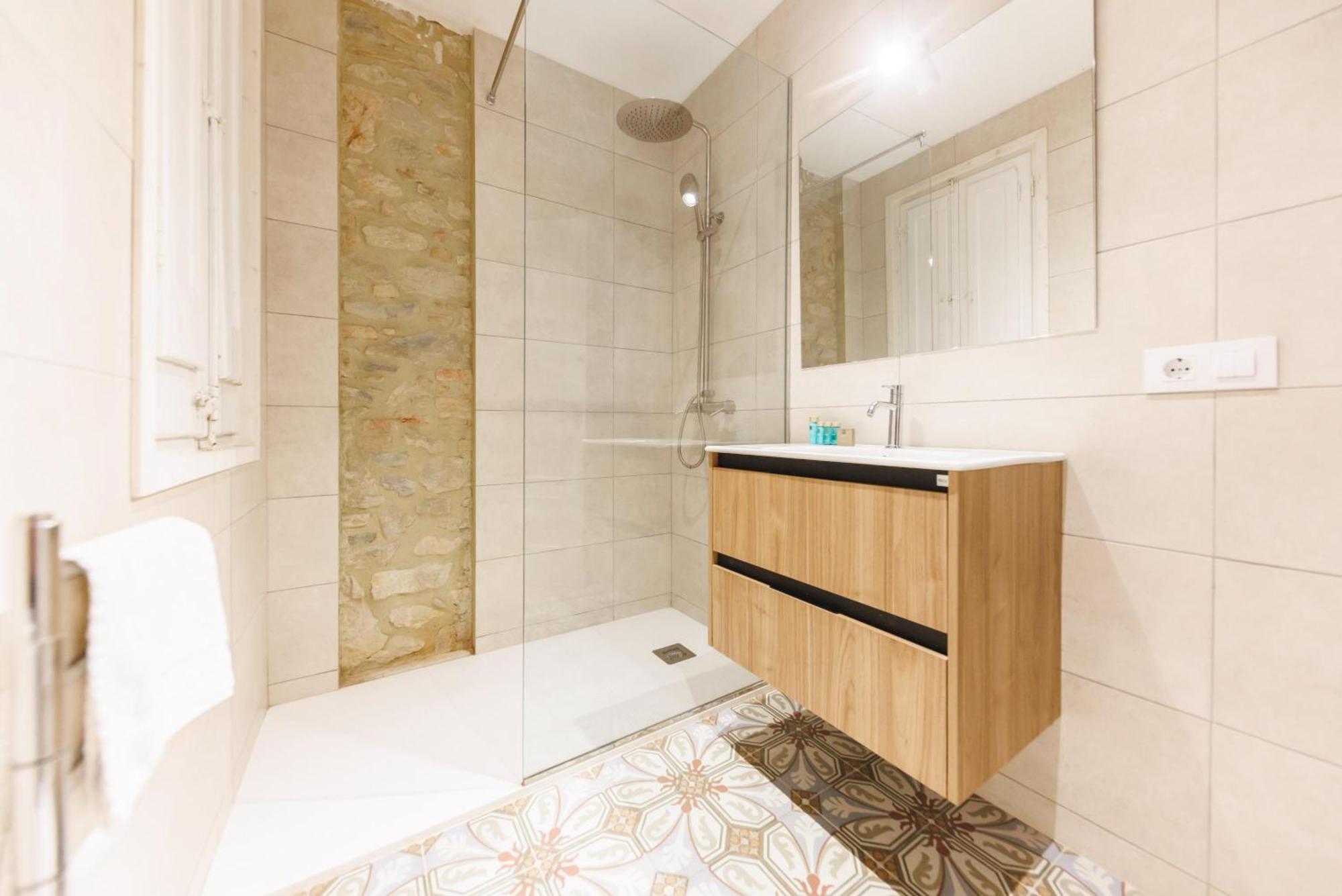 Bravissimo El Lleo, Bright 4-Bedroom Apartment Girona Zewnętrze zdjęcie